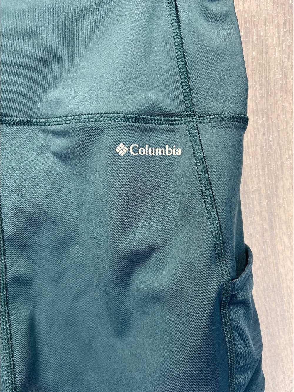 Columbia Women's Medium Dark Green Omni-Wick Athletic Leggings with Side Pockets